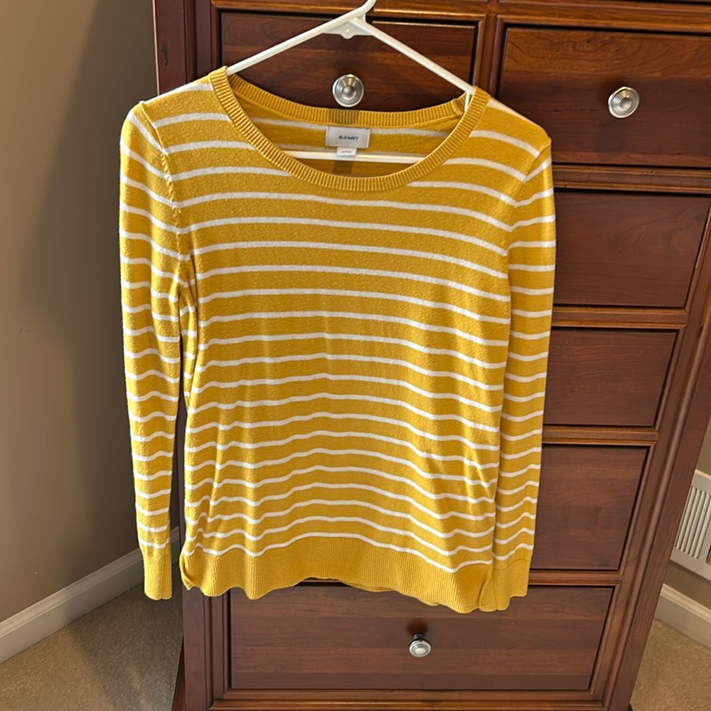 Old Navy women’s striped shirt, gold w/Ivory stripes, size medium, soft!